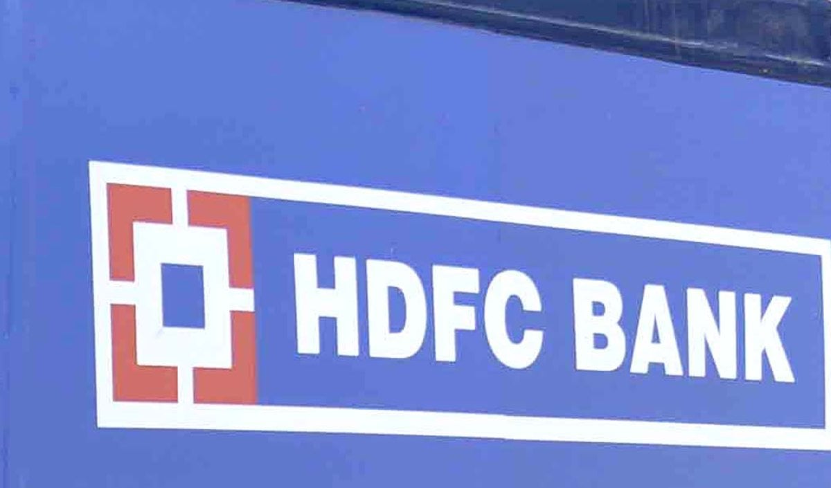 HDFC Bank Confidential Data Leak | HDFC बैंक पर छाया बड़ा संकट! दो वरिष्ठ अधिकारियों पर लगा गोपनीय जानकारी लीक करने का आरोप, बैंक ने बिठाई आंतरिक जांच