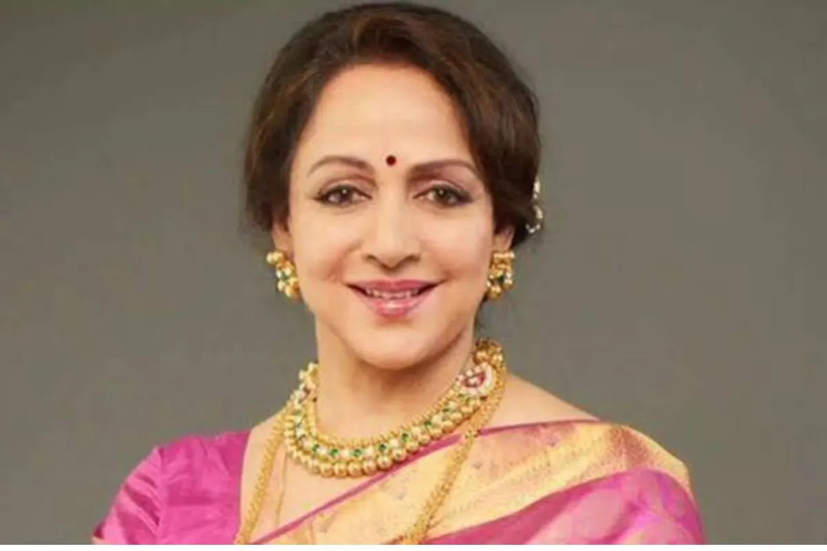 Hema Malini Birthday Special: महाकुंभ, विनेश फोगाट और वृंदावन की विधवाएं, जब विवादों में आईं हेमा मालिनी