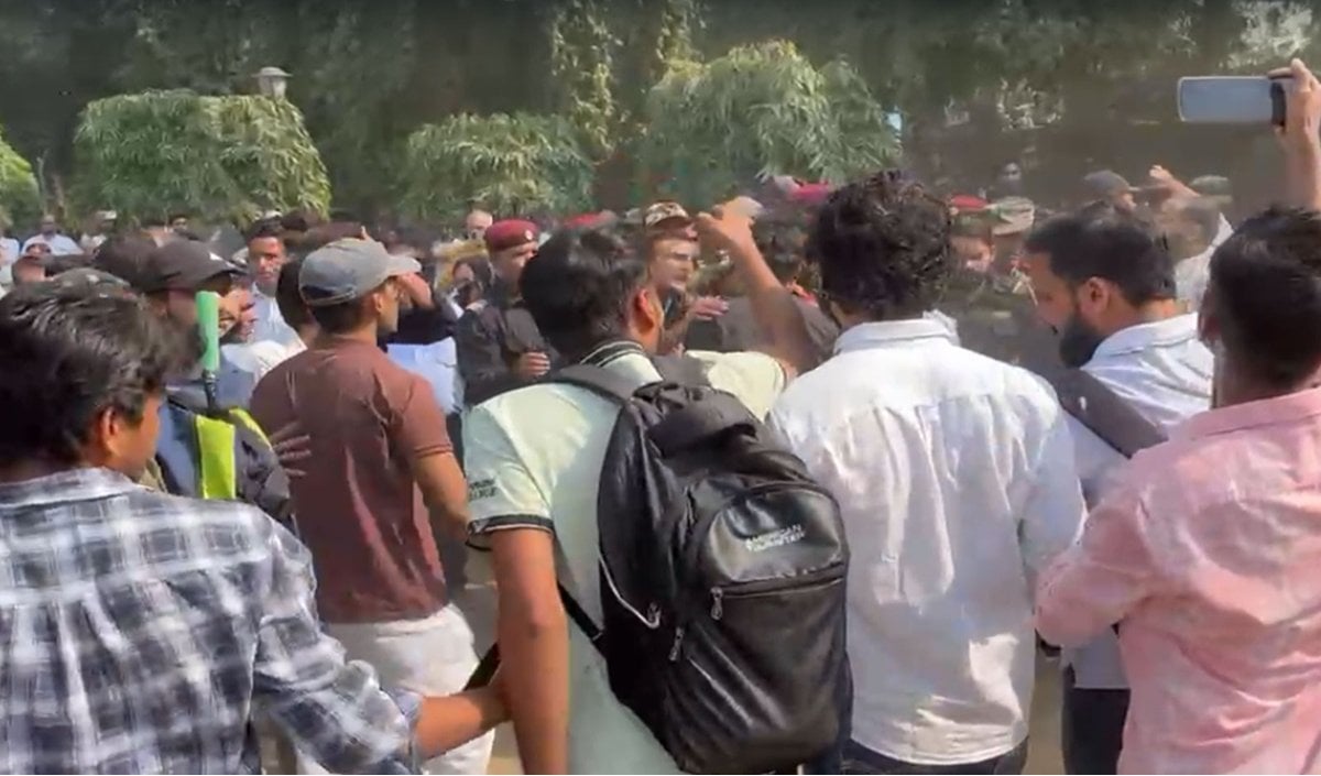 Jamia Campus में आपत्तिजनक नारों का विरोध, 1500 शिक्षकों ने की आंदोलन खत्म करने की मांग