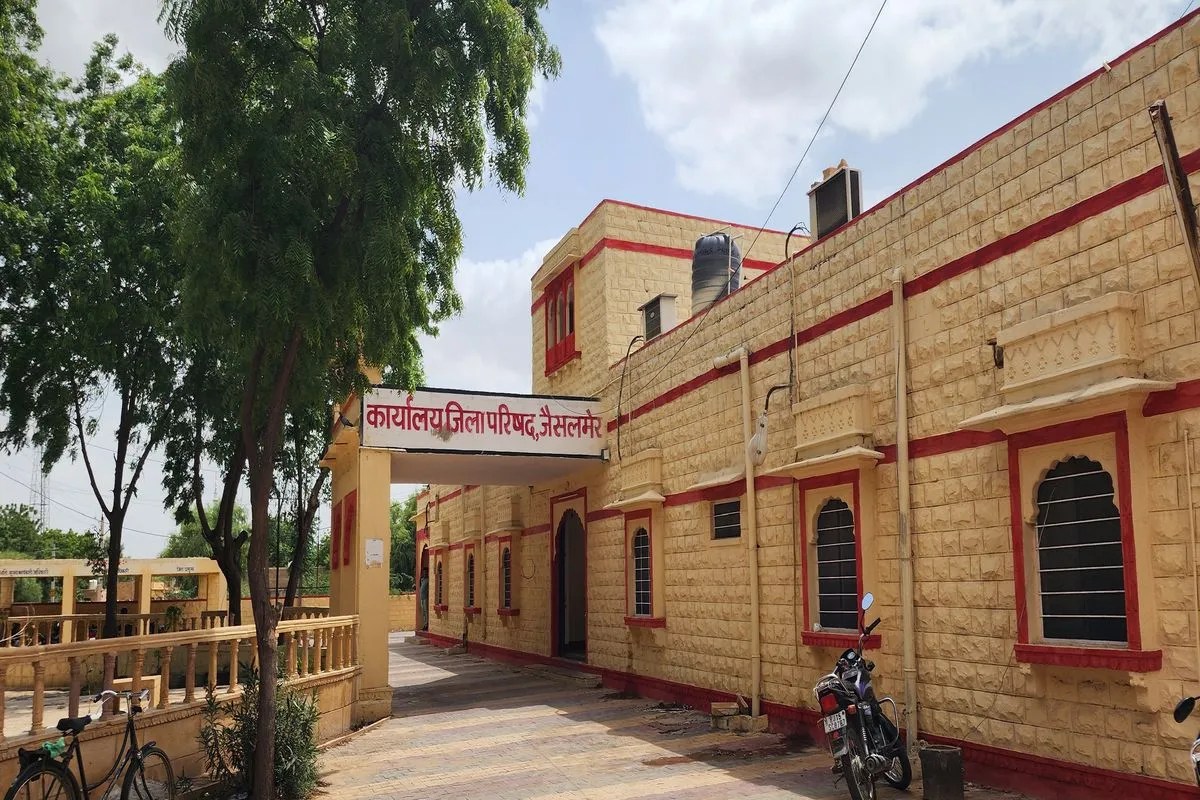 jaisalmer: कहीं पेयजल संकट, कहीं बदहाल सडक़ें तो कहीं सफाई व्यवस्था ग्रामीणों की प्राथमिकता बनकर उभर रही