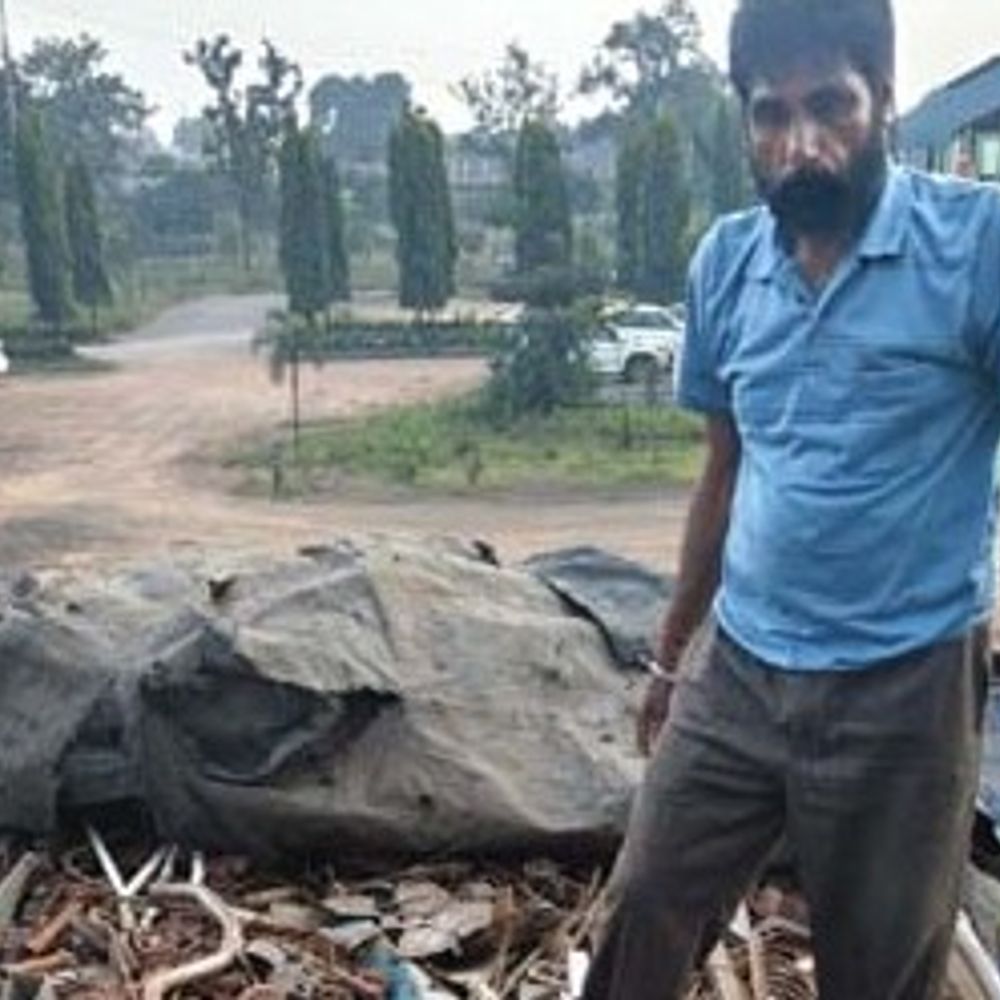 रायगढ़ में फिर पकड़ाया 23.880 टन अवैध स्क्रैप:फैक्ट्री में खफाने ले जा रहा था, घेराबंदी कर पुलिस ने पकड़ा, अवैध कबाड़ समेत 18 लाख की संपत्ति जब्त