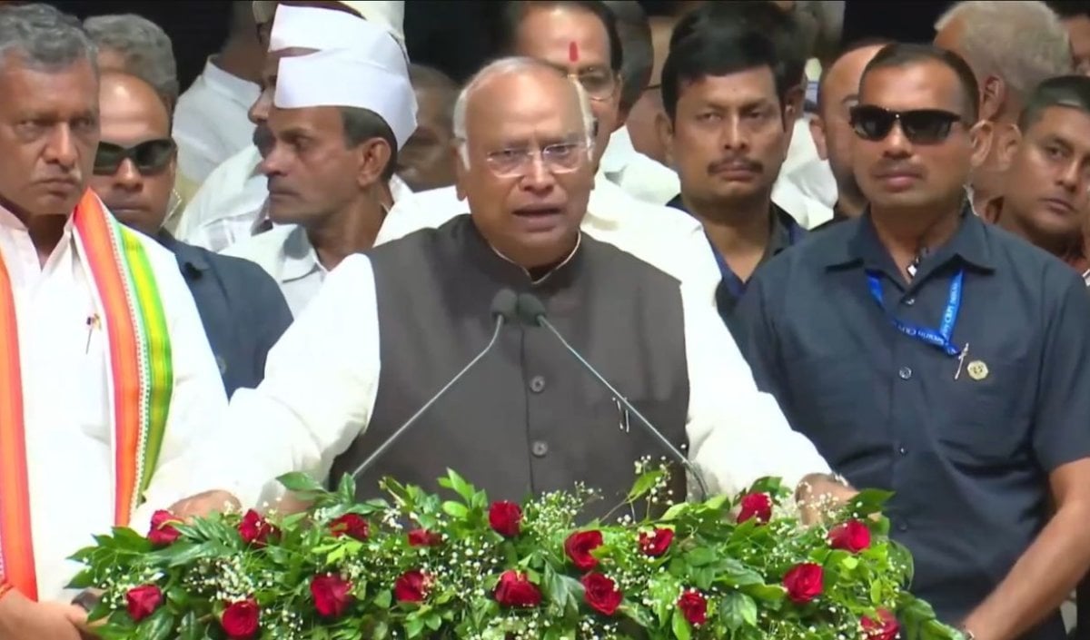 पटना में Mallikarjun Kharge के भाषण के दौरान हंगामा, ‘मोदी का बाप भी जाएगा’ बयान पर मचा बवाल