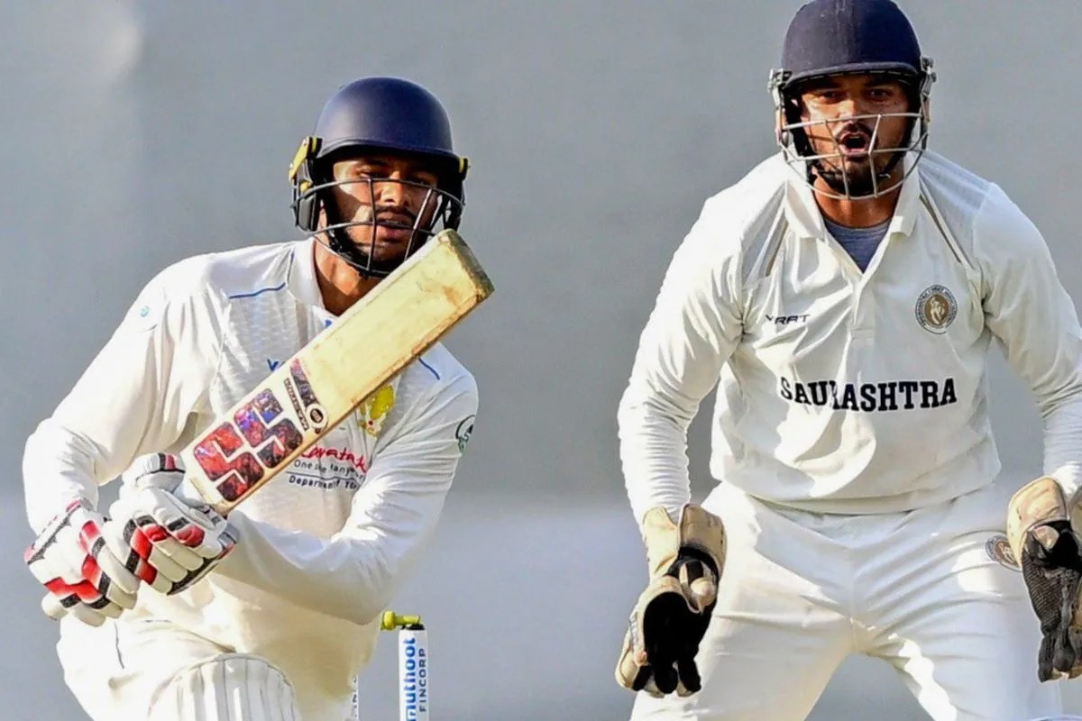 Ranji Trophy: जहां करुण नायर जैसे दिग्‍गज हुए फेल, वहां संकटमोचक बने 22 साल के मनवंत कुमार ने 9वें नंबर पर उतरकर ठोक डाले 135 रन