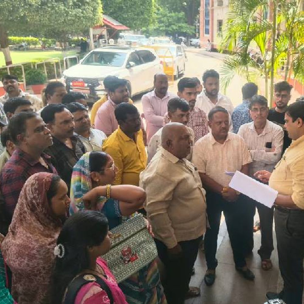 कमीशन बढ़ाने की मांग, भोपाल में 400 राशन दुकानें बंद:7 अक्टूबर तक अनाज वितरण भी नहीं; अफसर बोले-बीच का रास्ता निकाल रहे