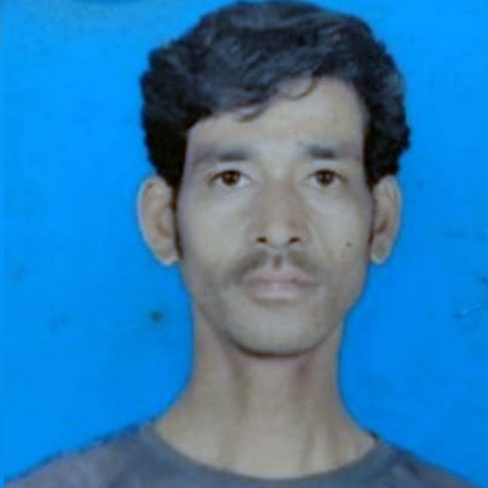 मजदूर का शव 28 घंटे बाद तालाब से निकाला गया:लातेहार में पत्नी के सामने डूबा था पति, NDRF ने 6 घंटे चलाया सर्च ऑपरेशन