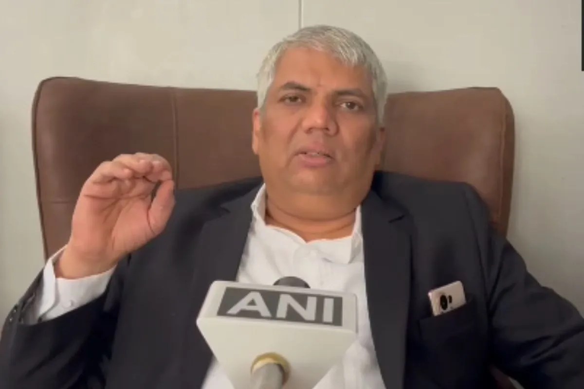 दिशा सालियान केस में नया दावा, वकील निलेश ओझा बोले- ‘CBI को दी सचिन वाजे की बहाली से जुड़ी रिपोर्ट’
