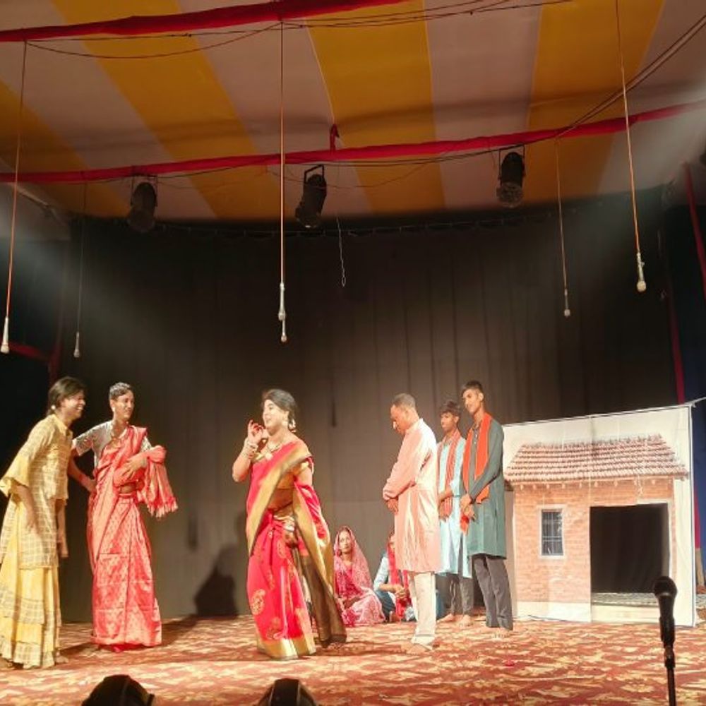 ‘सदगति’ व ‘सुन्दर’ ने उठाए सामाजिक सरोकारों के सवाल:तीसरे दिन पटना-कटिहार इप्टा के कलाकारों ने दी प्रस्तुति, कला संस्कृति सम्मान भी मिला