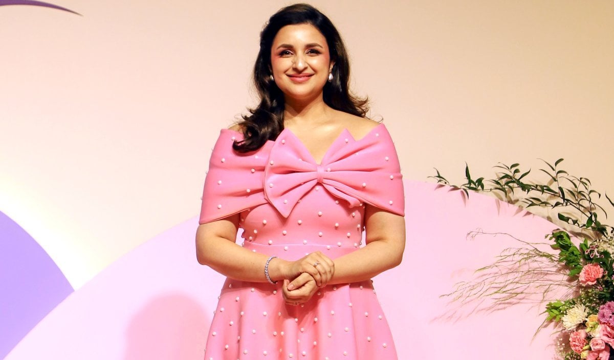 केक काटने के वायरल वीडियो पर ट्रोलिंग को लेकर परिणीति चोपड़ा ने तोड़ी चुप्पी, बोलीं- ‘जेनिफर और मैं तो इस पर खूब हंसे’