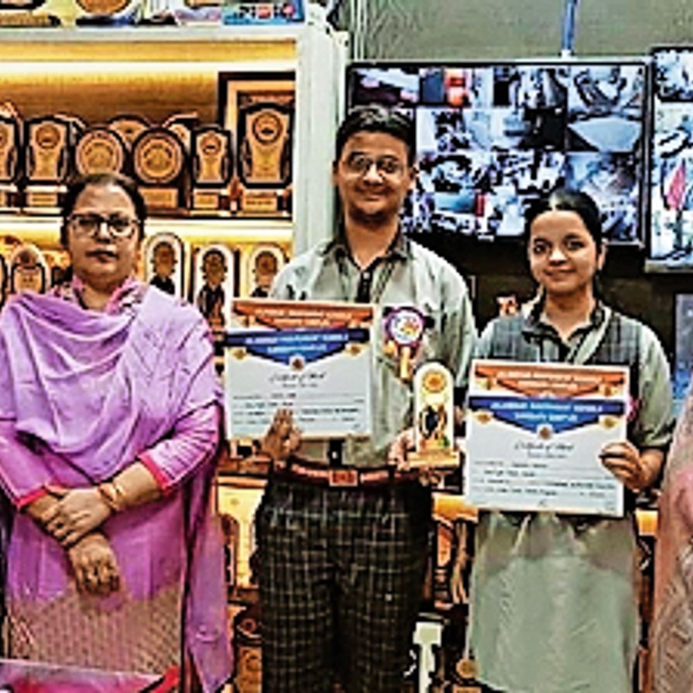 निखिल और साराक्षी को सांत्वना पुरस्कार