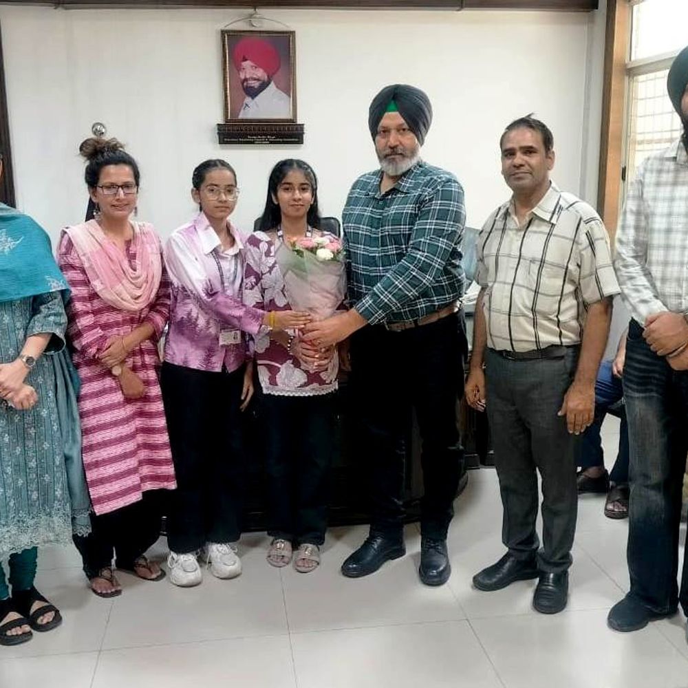 बी वॉक चौथे सेमेस्टर में अंजलि सेकंड, तमन्ना थर्ड
