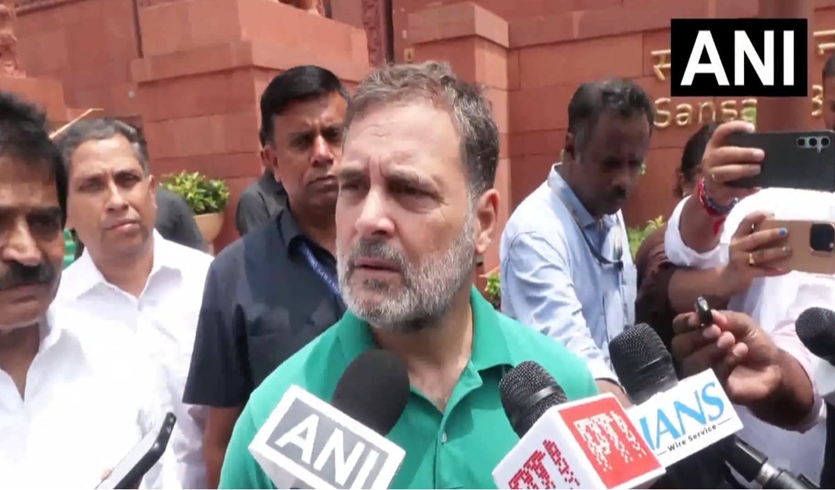 SIR पर Congress के विरोध के बीच Vietnam रवाना हुए Rahul Gandhi, IGI से भरी उड़ान