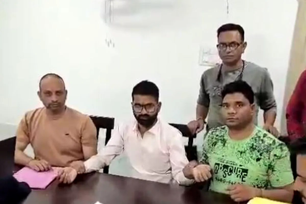 धार का रिश्वतखोर लाईनमैन गिरफ्तार, 15 हजार ले चुका था, 4 हजार और लेते धराया