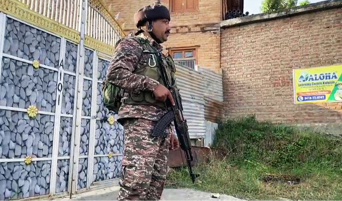 Kashmir में Terrorism पर सबसे बड़ा प्रहार! Kulgam से Kupwara तक Security Forces ने कसा जबरदस्त शिकंजा