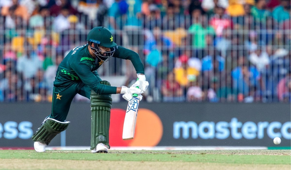 Shadab Khan की सूझबूझ और Haris Rauf का धैर्य: England के जबड़े से Pakistan ने यूं छीनी रोमांचक जीत
