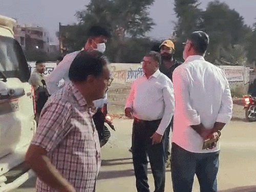 निगम आयुक्त ने वल्लभ गार्डन नाले का किया निरीक्षण:बिना बारिश ही ओवरफ्लो होता है गंदा नाला; अब जल्द शुरू होगा काम
