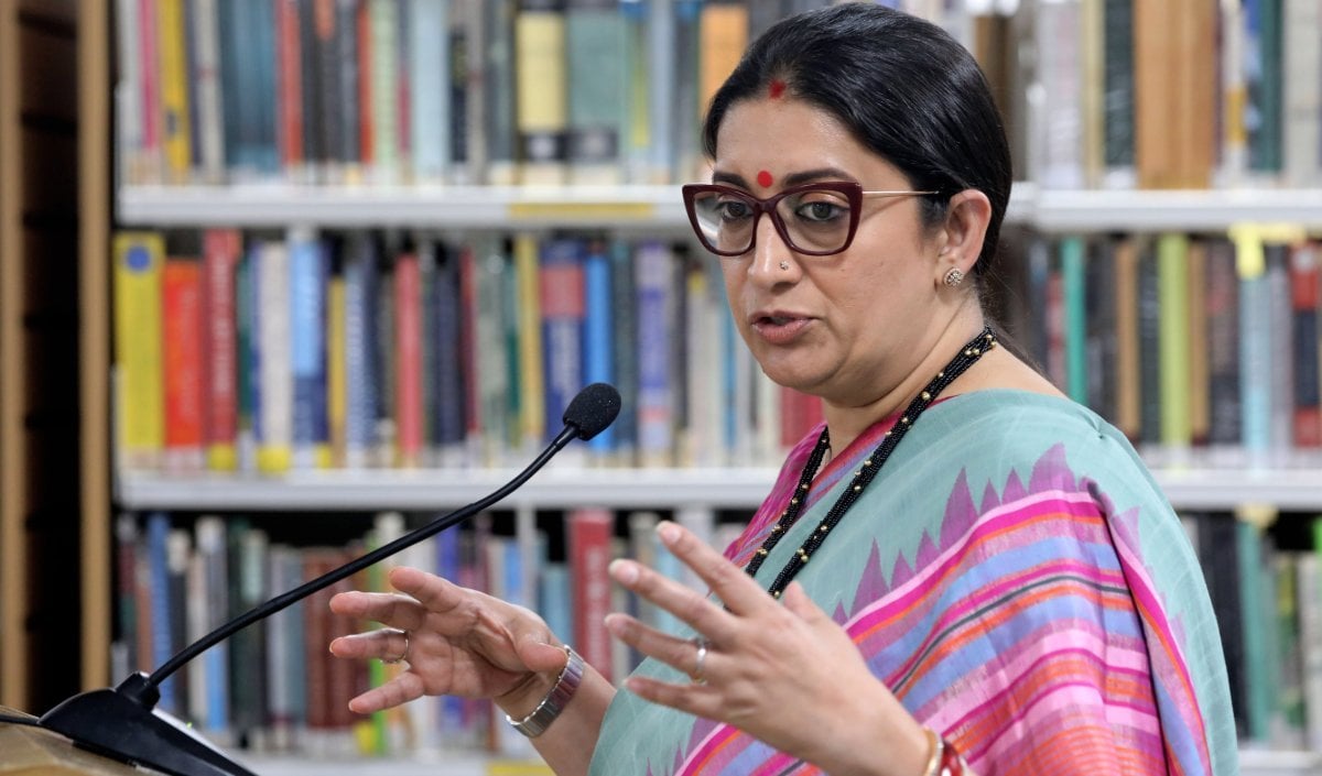 Rahul Gandhi के बयान पर भड़कीं Smriti Irani, महिलाओं के अपमान का लगाया गंभीर आरोप