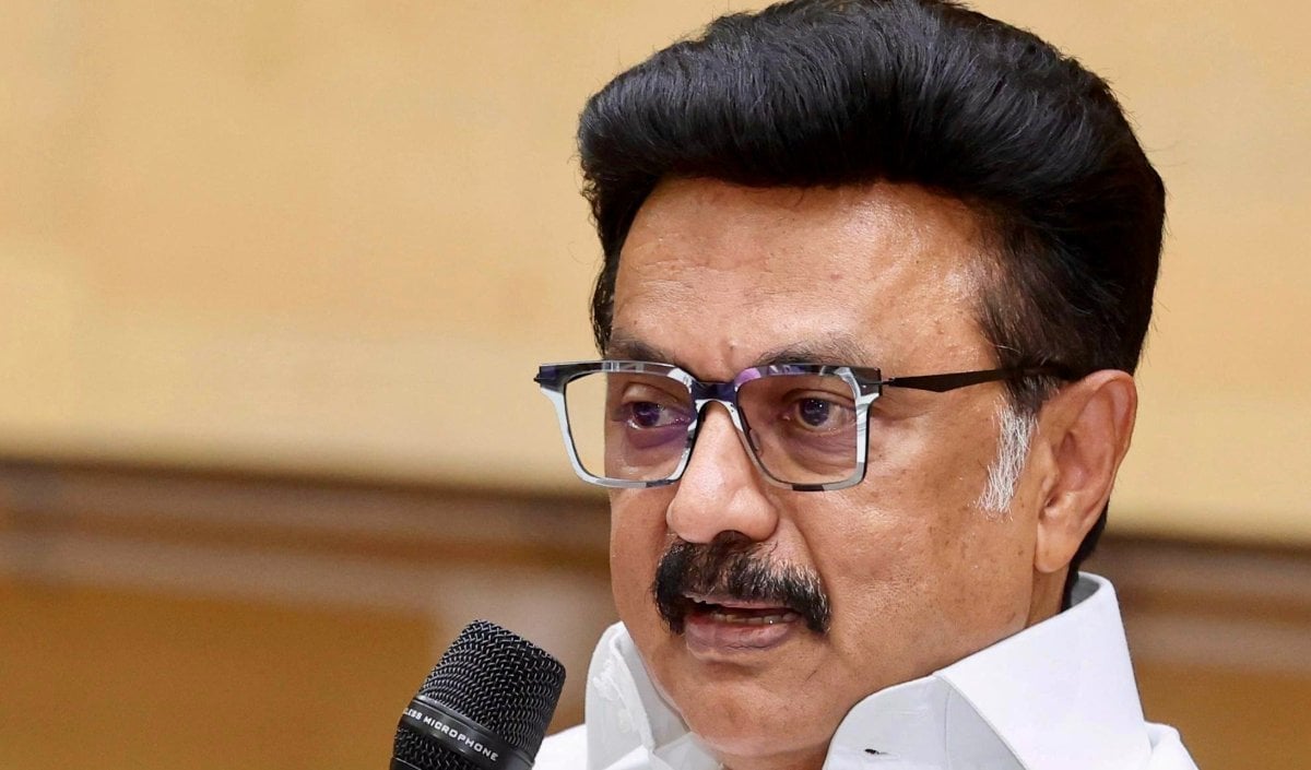Tamil Nadu Politics | विपक्ष के निशाने पर मुख्यमंत्री विजय, स्टालिन का तंज- भाजपा से क्यों डरते हैं टीवीके प्रमुख, मुख्यमंत्री की तरह आचरण करें