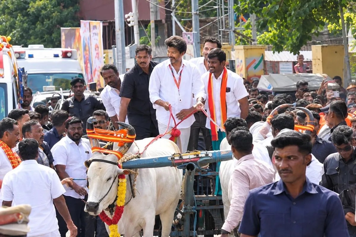 Tamil Nadu Bypolls: दो सीटों पर उपचुनाव का प्रचार थमा, अंतिम दिन आरोप-प्रत्यारोप से गरमाई सियासत