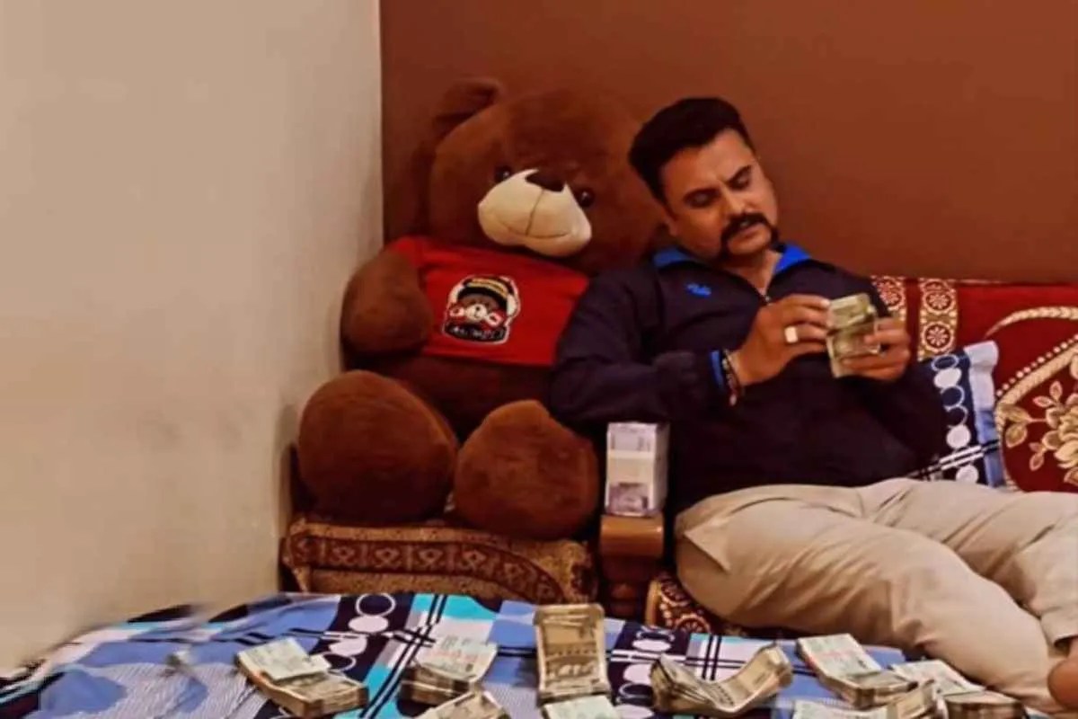 उज्जैन में नोटों की गड्डियों के साथ रील बनाने वाले रविकांत शर्मा की पकड़ाई चालबाजी
