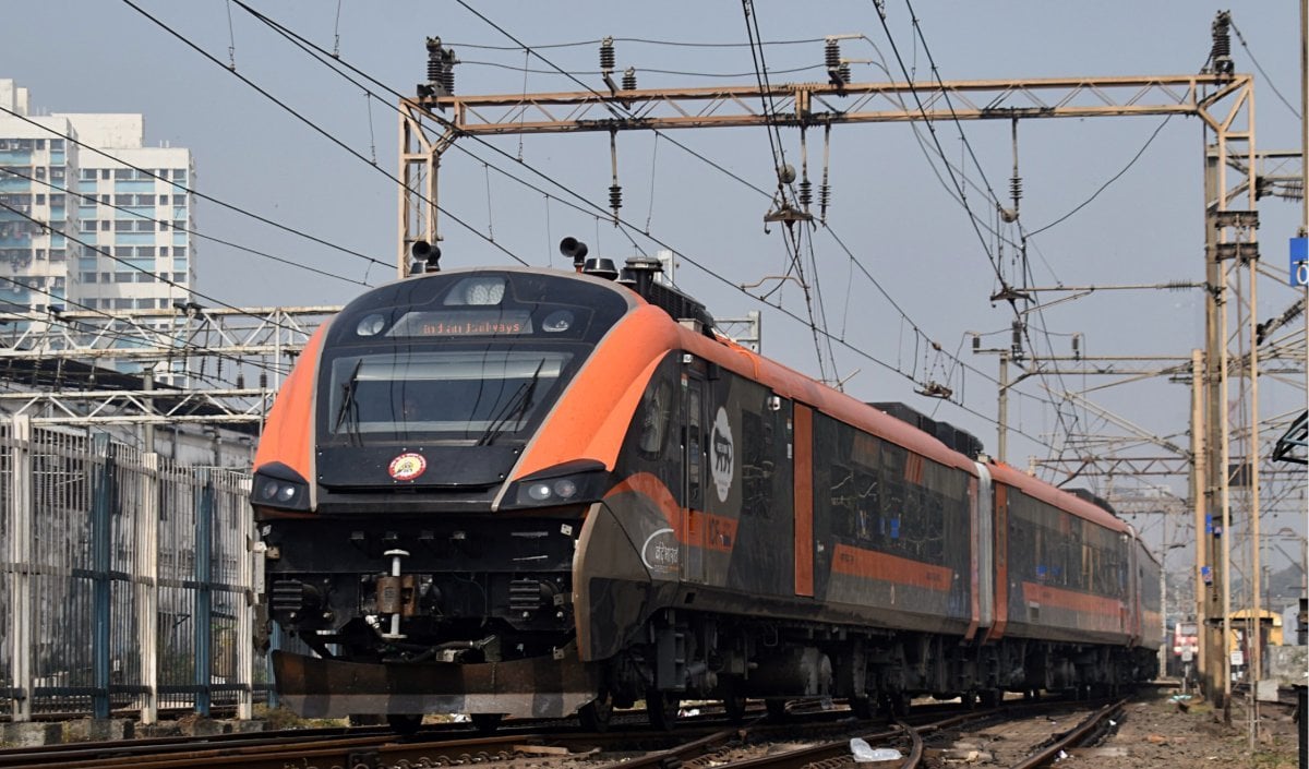 Delhi-Varanasi Vande Bharat Sleeper का टाइमटेबल तय, इस दिन से शुरू होगी सर्विस, जानें किराया