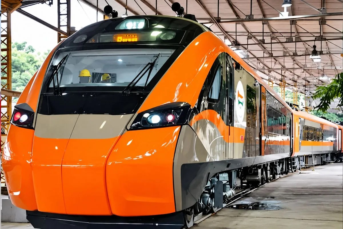 Vande Bharat Sleeper Train: 2 नई वंदे भारत स्लीपर ट्रेनों को इस हफ्ते मिलेगी हरी झंडी, जानिए रूट, टाइमिंग और किराया