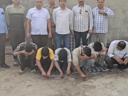कैथल में पटाखों की फैक्ट्री पर पुलिस की रेड:छह आरोपी गिरफ्तार किए, भारी मात्रा में मिला अवैध विस्फोटक