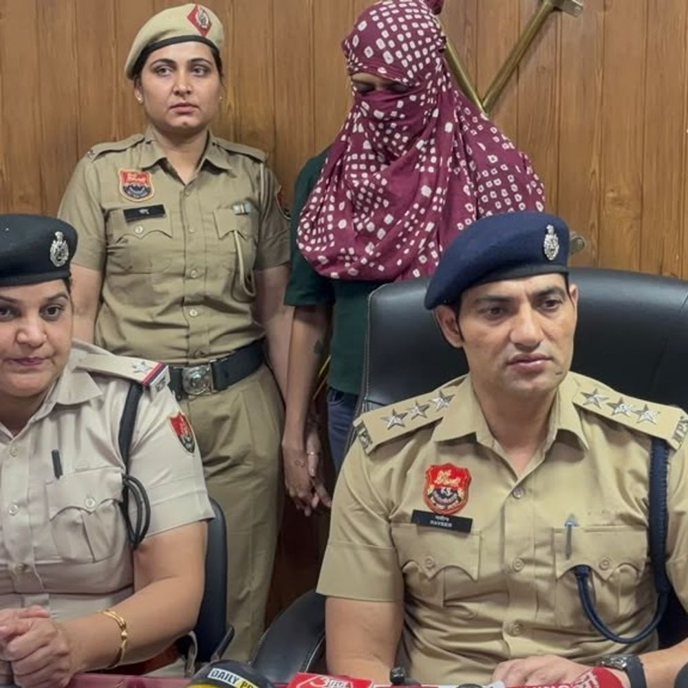 गुरुग्राम में बॉयफ्रेंड से 90 लाख वसूलने वाली गर्लफ्रेंड अरेस्ट:सीकिंग एप पर 3 साल पहले दोस्ती, फिजिकल रिलेशन बनाए; MBA कर जॉब करती है
