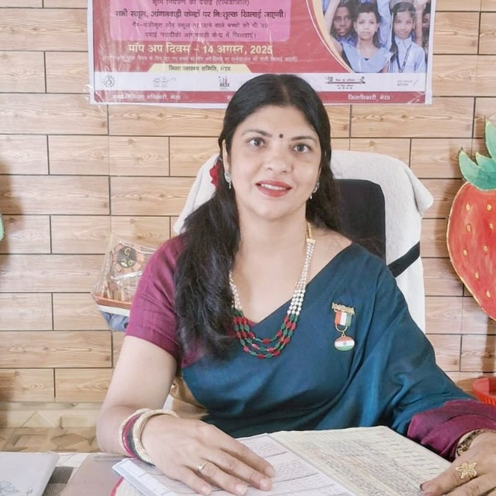 सरकारी-स्कूल में सपनों को पंख दे रही प्रिंसिपल पुष्पा यादव:रजपुरा प्राथमिक विद्यालय की प्रिंसिपल ने निजी प्रयासों से बदली स्कूल की तस्वीर