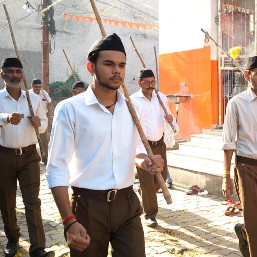 विजयादशमी पर संघ का पथ संचलन कल:अलीगढ़ में तीन दर्जन स्थानों से निकलेंगे स्वयंसेवक, शताब्दी वर्ष को लेकर उत्साह, जगह-जगह पुष्पवर्षा कर होगा स्वागत