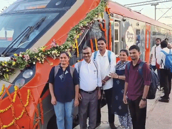 सूरत से चली वंदे भारत पहुंची उदयपुर:सिटी स्टेशन पर दिखा उत्साह; कल से ट्रेन का होगा नियमित संचालन