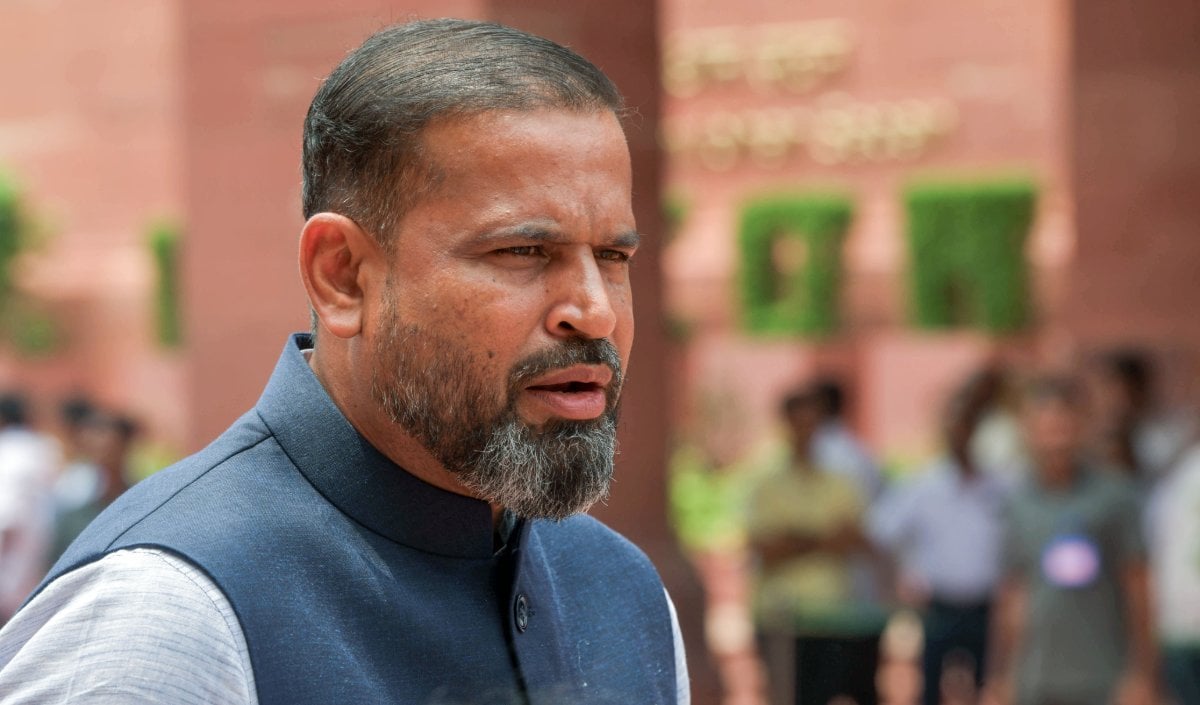 NDA में एंट्री का सियासी इनाम? MP Yusuf Pathan को Vadodara में मिला Prime Plot